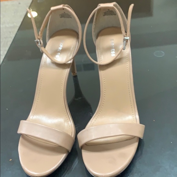 Express Tan Heel Sandals. Size 9 - Picture 3 of 5